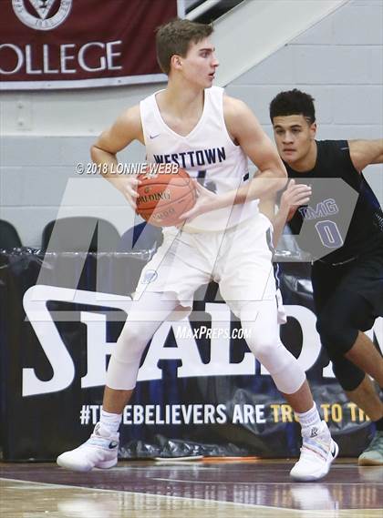 Thumbnail 2 in IMG Academy vs. Westtown (Spalding Hoophall Classic) photogallery.