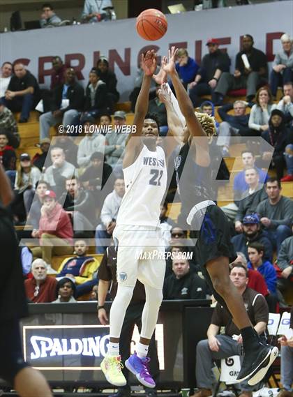 Thumbnail 3 in IMG Academy vs. Westtown (Spalding Hoophall Classic) photogallery.