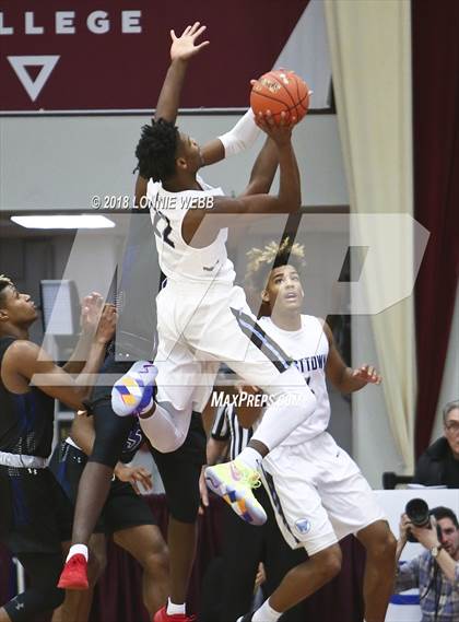 Thumbnail 3 in IMG Academy vs. Westtown (Spalding Hoophall Classic) photogallery.