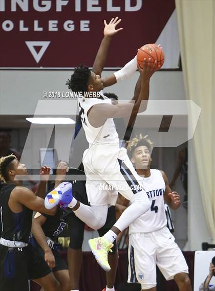 Thumbnail 1 in IMG Academy vs. Westtown (Spalding Hoophall Classic) photogallery.