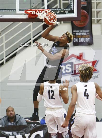 Thumbnail 2 in IMG Academy vs. Westtown (Spalding Hoophall Classic) photogallery.