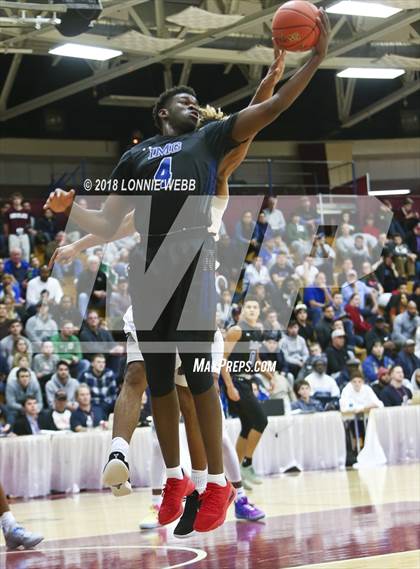 Thumbnail 3 in IMG Academy vs. Westtown (Spalding Hoophall Classic) photogallery.