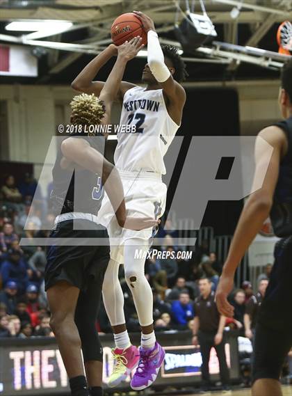 Thumbnail 2 in IMG Academy vs. Westtown (Spalding Hoophall Classic) photogallery.