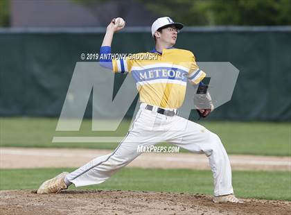 Thumbnail 2 in Brooks vs. De La Salle (IHSA Sectional Semifinal) photogallery.