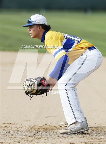 Thumbnail 3 in Brooks vs. De La Salle (IHSA Sectional Semifinal) photogallery.