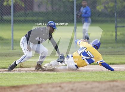 Thumbnail 1 in Brooks vs. De La Salle (IHSA Sectional Semifinal) photogallery.