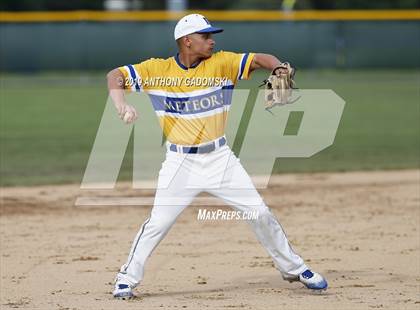 Thumbnail 2 in Brooks vs. De La Salle (IHSA Sectional Semifinal) photogallery.