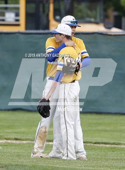 Thumbnail 3 in Brooks vs. De La Salle (IHSA Sectional Semifinal) photogallery.