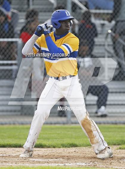 Thumbnail 2 in Brooks vs. De La Salle (IHSA Sectional Semifinal) photogallery.