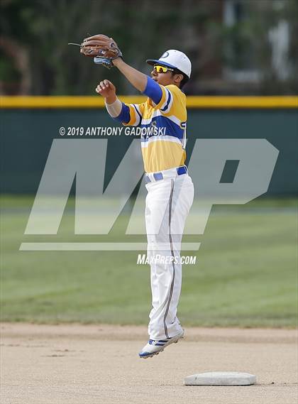 Thumbnail 3 in Brooks vs. De La Salle (IHSA Sectional Semifinal) photogallery.