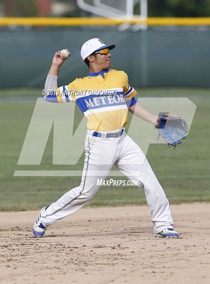 Thumbnail 3 in Brooks vs. De La Salle (IHSA Sectional Semifinal) photogallery.