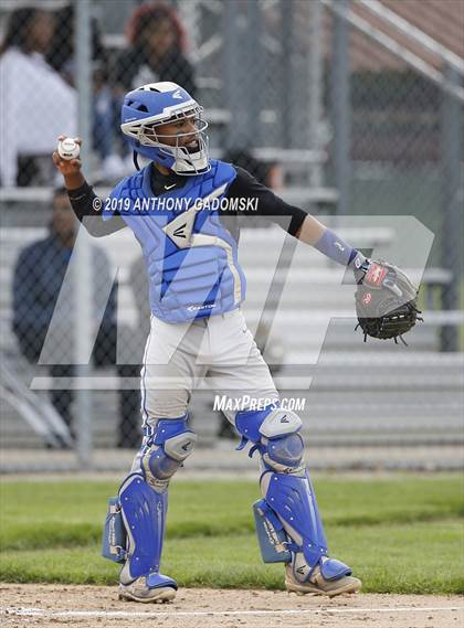 Thumbnail 2 in Brooks vs. De La Salle (IHSA Sectional Semifinal) photogallery.