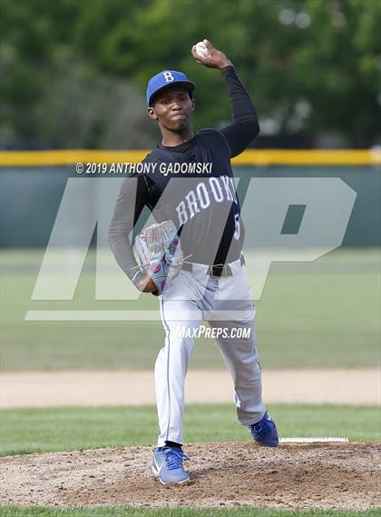 Thumbnail 2 in Brooks vs. De La Salle (IHSA Sectional Semifinal) photogallery.