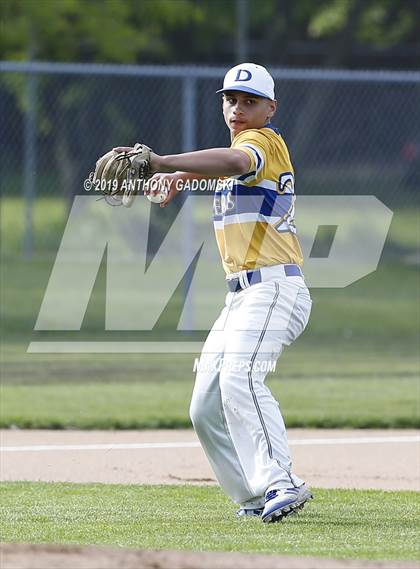 Thumbnail 3 in Brooks vs. De La Salle (IHSA Sectional Semifinal) photogallery.