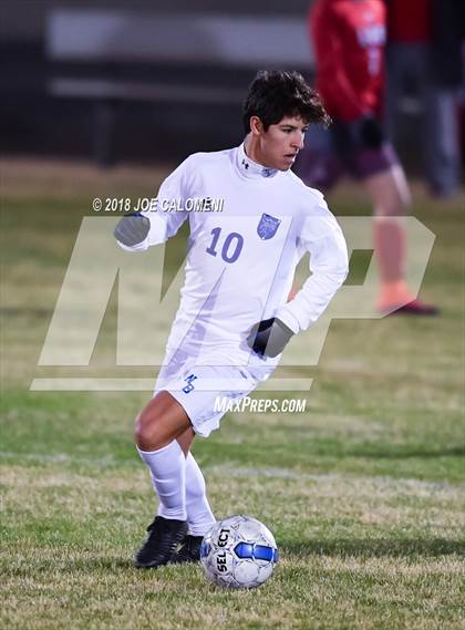 Thumbnail 2 in Lee [Robert E.] vs New Braunfels (NEISD Tournament) photogallery.