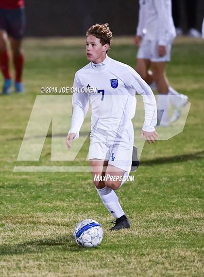 Thumbnail 2 in Lee [Robert E.] vs New Braunfels (NEISD Tournament) photogallery.