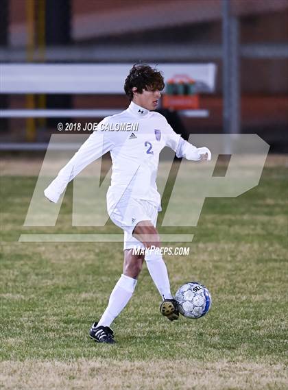 Thumbnail 2 in Lee [Robert E.] vs New Braunfels (NEISD Tournament) photogallery.