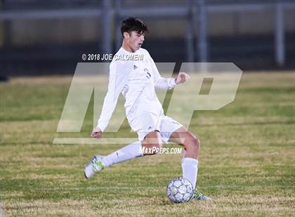 Thumbnail 2 in Lee [Robert E.] vs New Braunfels (NEISD Tournament) photogallery.