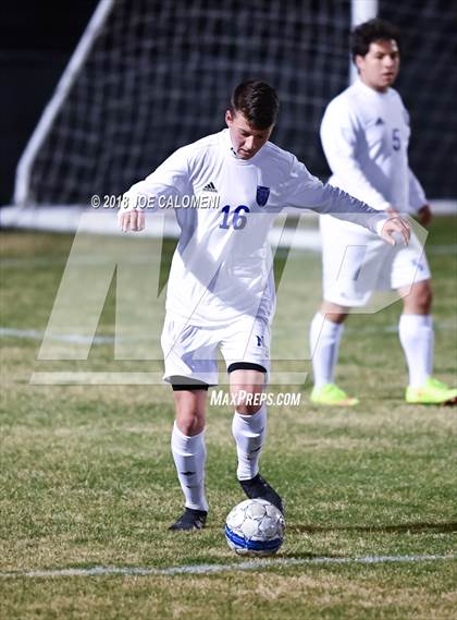 Thumbnail 3 in Lee [Robert E.] vs New Braunfels (NEISD Tournament) photogallery.