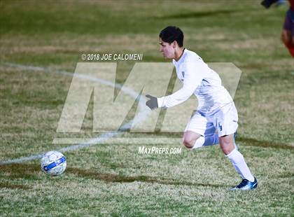 Thumbnail 2 in Lee [Robert E.] vs New Braunfels (NEISD Tournament) photogallery.