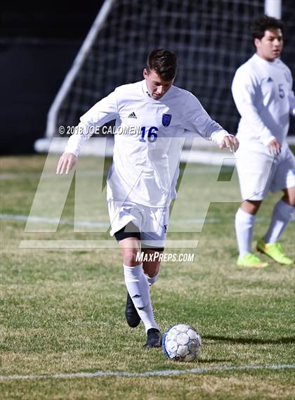 Thumbnail 2 in Lee [Robert E.] vs New Braunfels (NEISD Tournament) photogallery.