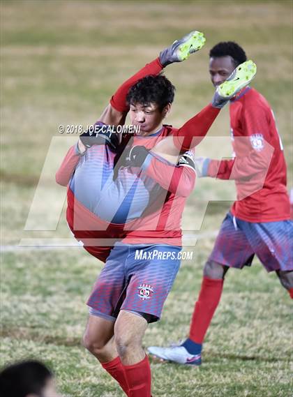 Thumbnail 3 in Lee [Robert E.] vs New Braunfels (NEISD Tournament) photogallery.