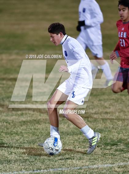 Thumbnail 3 in Lee [Robert E.] vs New Braunfels (NEISD Tournament) photogallery.