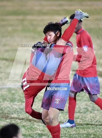 Thumbnail 1 in Lee [Robert E.] vs New Braunfels (NEISD Tournament) photogallery.