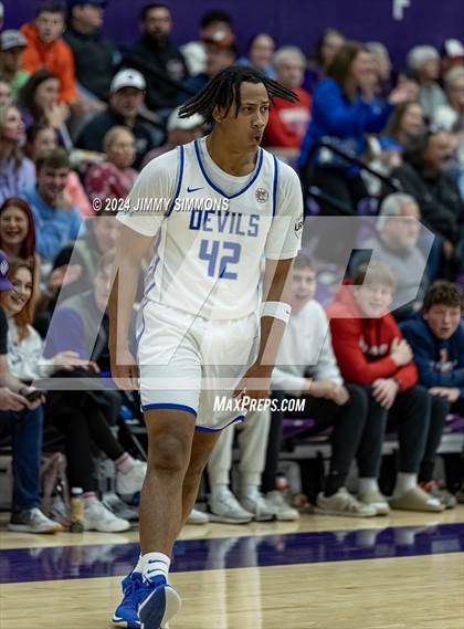 Thumbnail 1 in Quincy vs. The Woodlands Christian Academy (Prairie Farms Holiday Classic) photogallery.