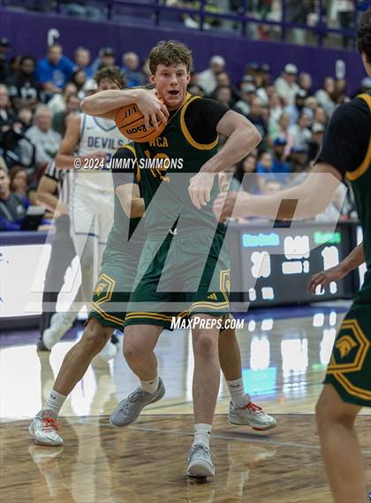 Thumbnail 1 in Quincy vs. The Woodlands Christian Academy (Prairie Farms Holiday Classic) photogallery.