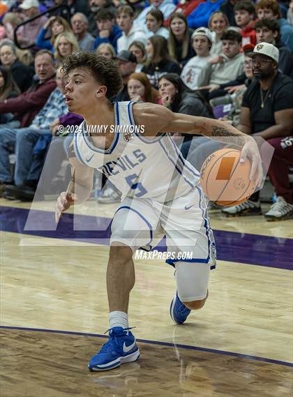 Thumbnail 2 in Quincy vs. The Woodlands Christian Academy (Prairie Farms Holiday Classic) photogallery.
