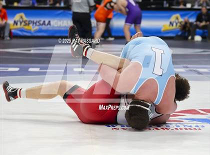 Thumbnail 1 in NYSPHSAA Quarterfinals photogallery.