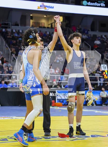 Thumbnail 2 in NYSPHSAA Quarterfinals photogallery.