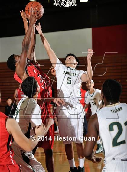 Thumbnail 1 in Palos Verdes vs. Tahquitz (MaxPreps Holiday Classic) photogallery.