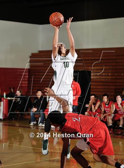 Thumbnail 2 in Palos Verdes vs. Tahquitz (MaxPreps Holiday Classic) photogallery.