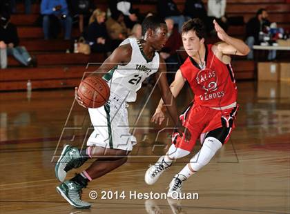 Thumbnail 3 in Palos Verdes vs. Tahquitz (MaxPreps Holiday Classic) photogallery.