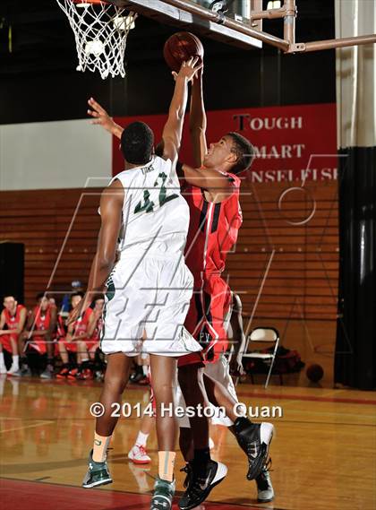 Thumbnail 3 in Palos Verdes vs. Tahquitz (MaxPreps Holiday Classic) photogallery.