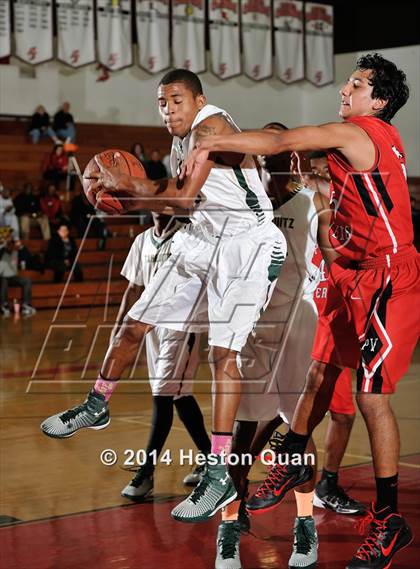 Thumbnail 2 in Palos Verdes vs. Tahquitz (MaxPreps Holiday Classic) photogallery.