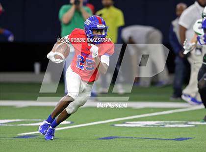 Thumbnail 2 in Carroll vs. Duncanville (UIL 6A Division 1 Quarterfinal) photogallery.