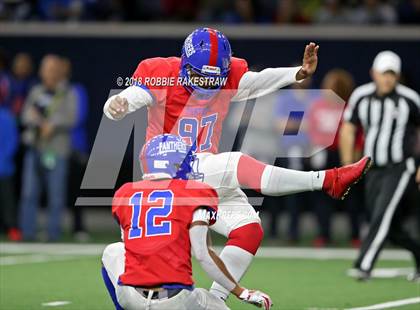 Thumbnail 2 in Carroll vs. Duncanville (UIL 6A Division 1 Quarterfinal) photogallery.