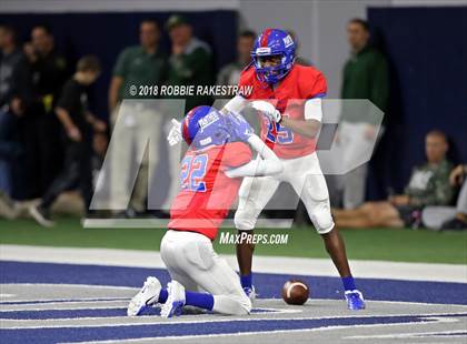 Thumbnail 2 in Carroll vs. Duncanville (UIL 6A Division 1 Quarterfinal) photogallery.