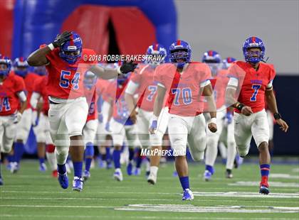 Thumbnail 2 in Carroll vs. Duncanville (UIL 6A Division 1 Quarterfinal) photogallery.