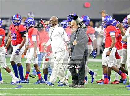 Thumbnail 2 in Carroll vs. Duncanville (UIL 6A Division 1 Quarterfinal) photogallery.