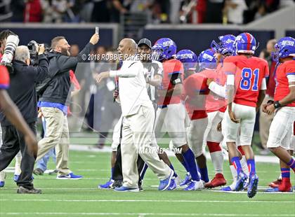 Thumbnail 1 in Carroll vs. Duncanville (UIL 6A Division 1 Quarterfinal) photogallery.