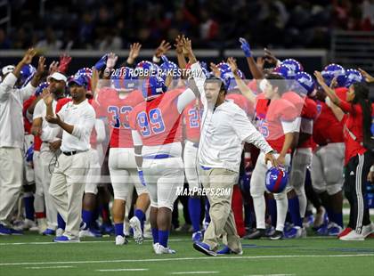 Thumbnail 2 in Carroll vs. Duncanville (UIL 6A Division 1 Quarterfinal) photogallery.