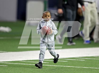 Thumbnail 3 in Carroll vs. Duncanville (UIL 6A Division 1 Quarterfinal) photogallery.