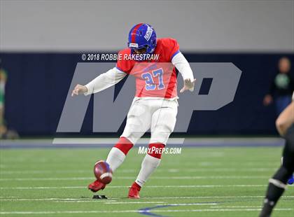 Thumbnail 3 in Carroll vs. Duncanville (UIL 6A Division 1 Quarterfinal) photogallery.