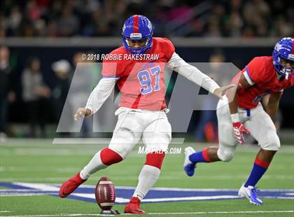 Thumbnail 1 in Carroll vs. Duncanville (UIL 6A Division 1 Quarterfinal) photogallery.