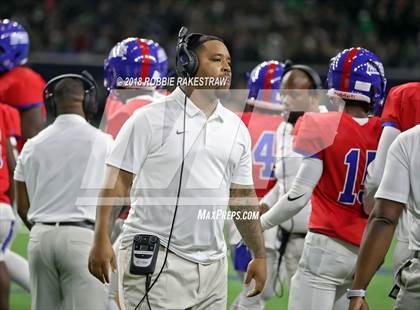 Thumbnail 1 in Carroll vs. Duncanville (UIL 6A Division 1 Quarterfinal) photogallery.
