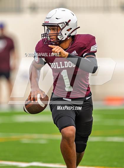 Thumbnail 1 in Waller vs. Channelview (Scrimmage) photogallery.